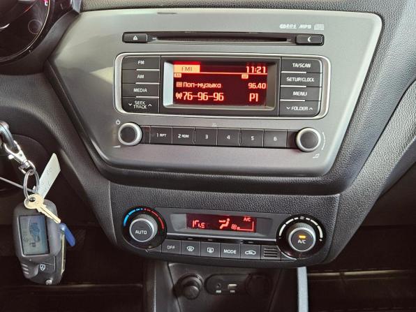 Kia Rio III Рестайлинг с пробегом 2015 года, цена 1 100 000 рублей, 139207 км, седан, Автокод Объявления