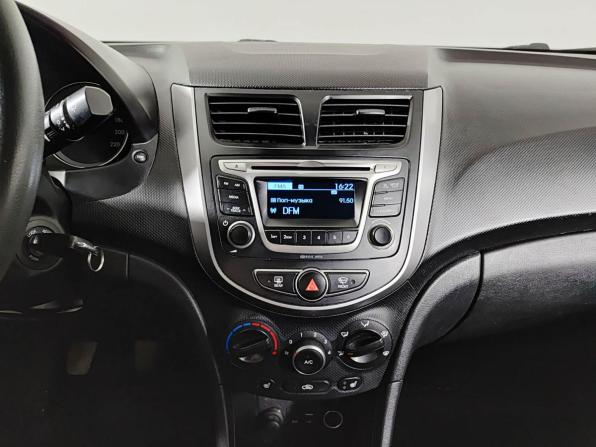 Hyundai Solaris I Рестайлинг с пробегом 2015 года, цена 880 000 рублей, 171366 км, седан, Автокод Объявления
