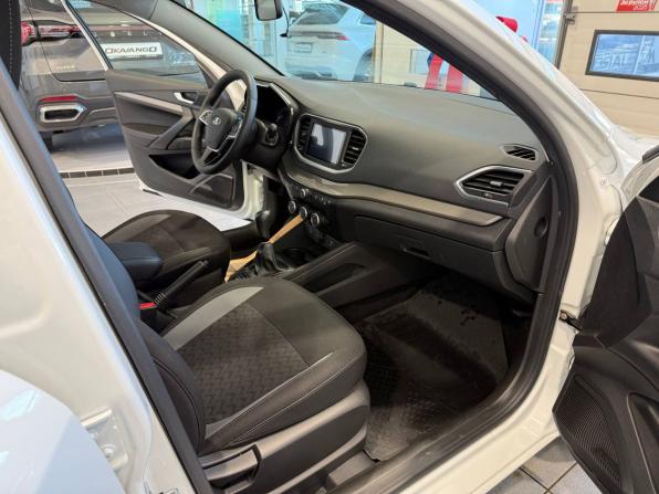 Lada (ВАЗ) Vesta I Рестайлинг (NG) с пробегом 2023 года, цена 1 078 000 рублей, 64375 км, седан, Автокод Объявления