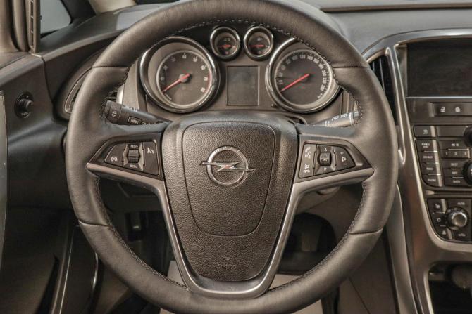 Opel Astra J с пробегом 2012 года, цена 869 000 рублей, 153000 км, хэтчбек, Автокод Объявления