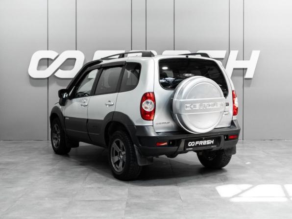 Chevrolet Niva I Рестайлинг с пробегом 2018 года, цена 720 000 рублей, 131708 км, внедорожник, Автокод Объявления