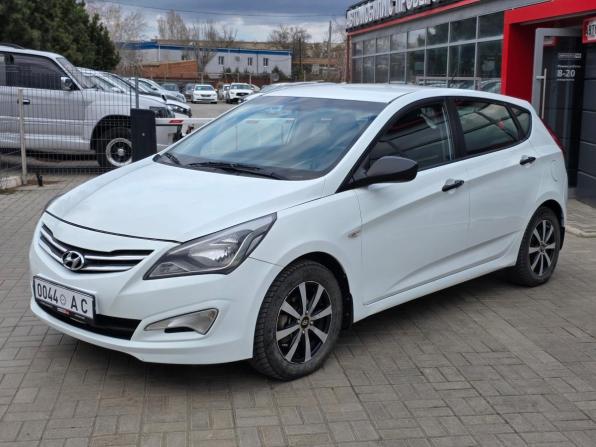Hyundai Solaris I Рестайлинг с пробегом 2015 года, цена 729 900 рублей, 176718 км, хэтчбек, Автокод Объявления