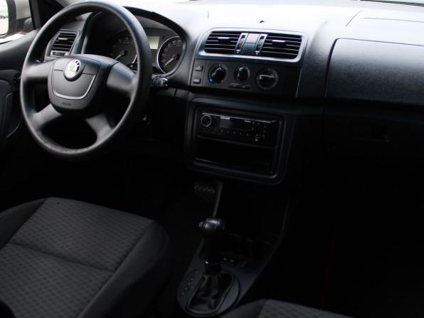 Skoda Fabia II Рестайлинг с пробегом 2011 года, цена 549 000 рублей, 213372 км, хэтчбек, Автокод Объявления