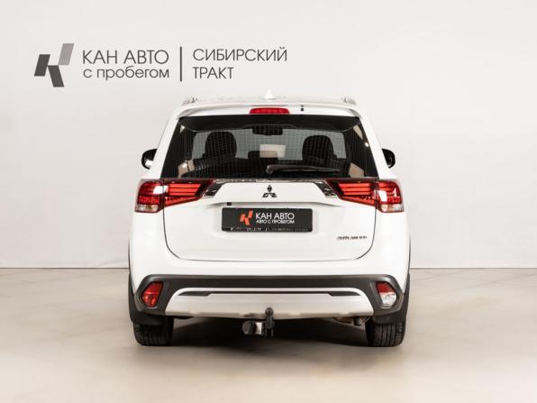 Mitsubishi Outlander III Рестайлинг 3 с пробегом 2020 года, цена 2 379 658 рублей, 32600 км, внедорожник, Автокод Объявления