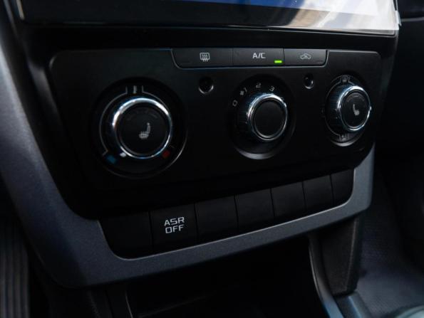 Skoda Yeti I Рестайлинг с пробегом 2015 года, цена 1 290 000 рублей, 134094 км, внедорожник, Автокод Объявления
