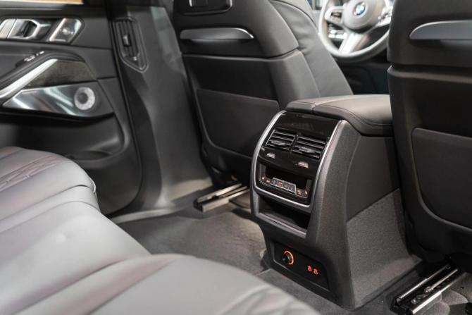 Новый BMW X7 I (G07) Рестайлинг 2025 года, цена 17 990 000 рублей, внедорожник, Автокод Объявления