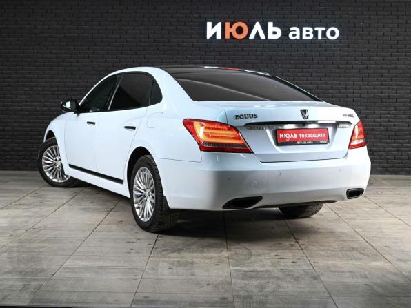 Hyundai Equus II Рестайлинг с пробегом 2015 года, цена 1 690 000 рублей, 198437 км, седан, Автокод Объявления