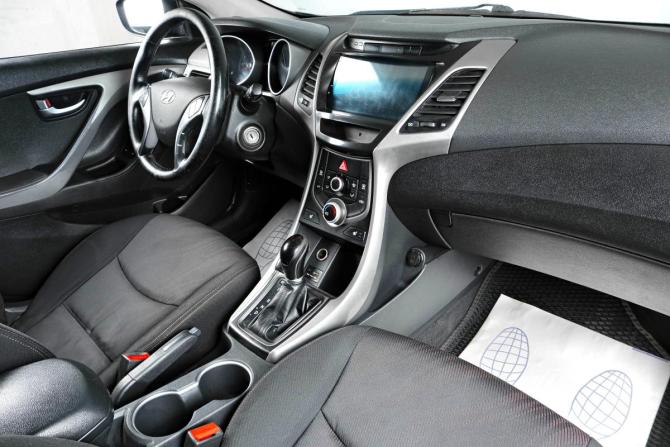 Hyundai Elantra V (MD) Рестайлинг с пробегом 2015 года, цена 959 000 рублей, 282000 км, седан, Автокод Объявления