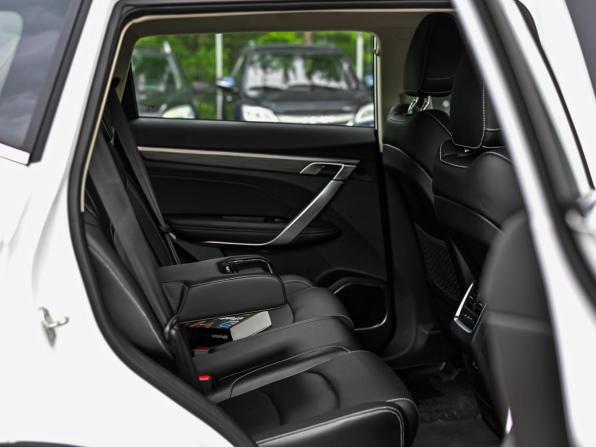 Geely Atlas Pro с пробегом 2023 года, цена 2 030 000 рублей, 59061 км, внедорожник, Автокод Объявления