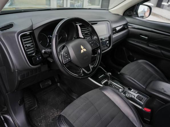 Mitsubishi Outlander III Рестайлинг 3 с пробегом 2018 года, цена 2 070 000 рублей, 55854 км, внедорожник, Автокод Объявления