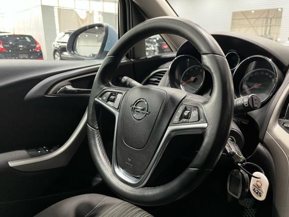 Opel Astra J с пробегом 2011 года, цена 529 000 рублей, 143118 км, хэтчбек, Автокод Объявления