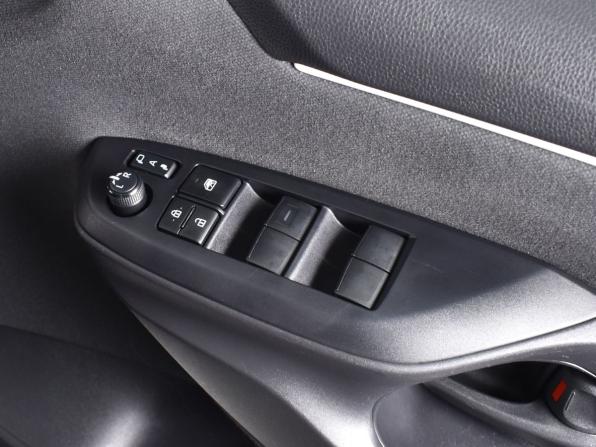 Toyota Yaris IV с пробегом 2020 года, цена 1 049 995 рублей, 122022 км, хэтчбек, Автокод Объявления