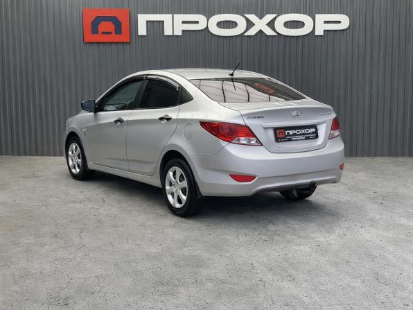 Hyundai Solaris I с пробегом 2013 года, цена 847 000 рублей, 167122 км, седан, Автокод Объявления