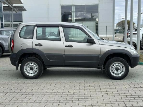 Chevrolet Niva I Рестайлинг с пробегом 2018 года, цена 820 000 рублей, 61100 км, внедорожник, Автокод Объявления