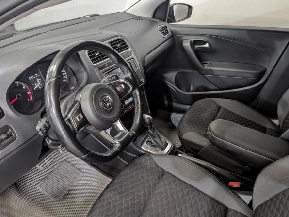 Volkswagen Polo V Рестайлинг с пробегом 2018 года, цена 1 120 000 рублей, 161171 км, седан, Автокод Объявления