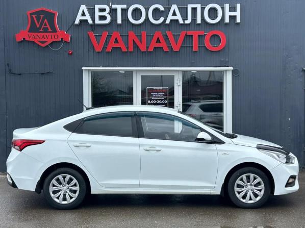Hyundai Solaris II с пробегом 2019 года, цена 1 370 000 рублей, 55170 км, седан, Автокод Объявления