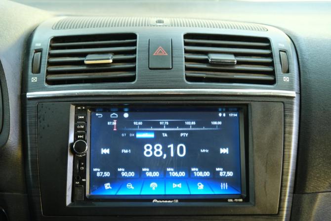 Toyota Avensis III с пробегом 2009 года, цена 1 049 000 рублей, 214000 км, седан, Автокод Объявления