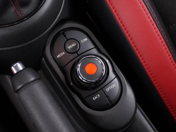 Mini Hatch III (F55/F56) Рестайлинг с пробегом 2019 года, цена 3 149 977 рублей, 70770 км, хэтчбек, Автокод Объявления