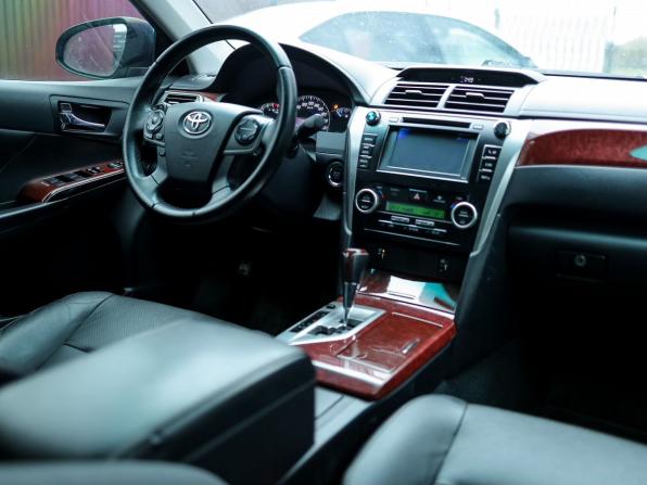 Toyota Camry VII (XV50) с пробегом 2014 года, цена 1 599 000 рублей, 179000 км, седан, Автокод Объявления