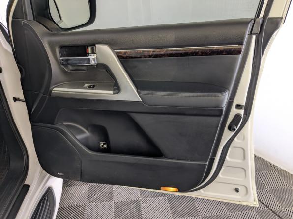 Toyota Land Cruiser 200 Series Рестайлинг 1 с пробегом 2014 года, цена 3 853 000 рублей, 243989 км, внедорожник, Автокод Объявления