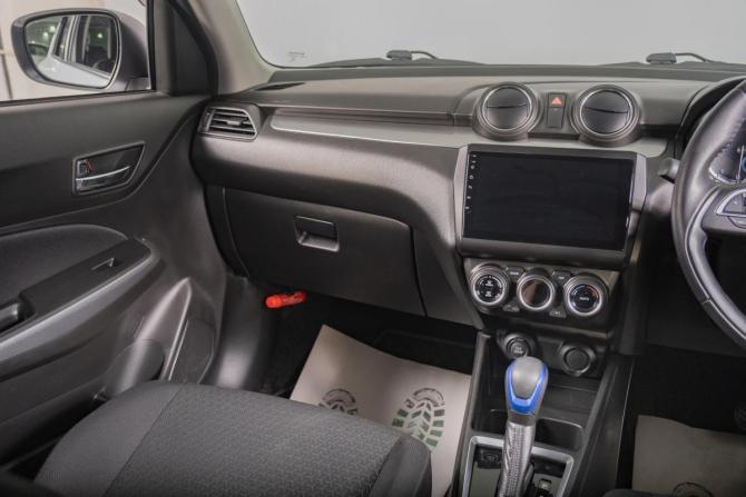 Suzuki Swift V с пробегом 2020 года, цена 1 229 000 рублей, 32000 км, хэтчбек, Автокод Объявления