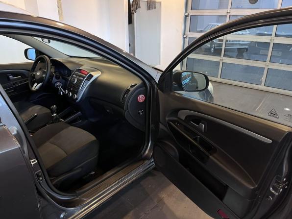 Kia Ceed I Рестайлинг с пробегом 2011 года, цена 565 000 рублей, 304236 км, универсал, Автокод Объявления