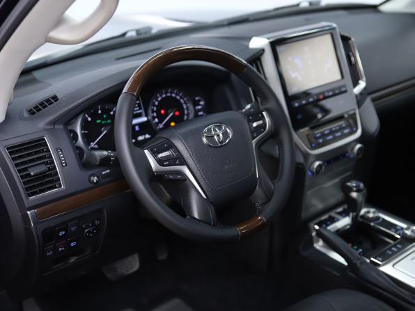 Toyota Land Cruiser 200 Series Рестайлинг 2 с пробегом 2016 года, цена 6 290 000 рублей, 136218 км, внедорожник, Автокод Объявления