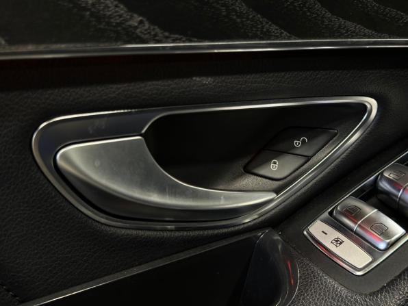 Mercedes-Benz C-Класс IV (W205) Рестайлинг с пробегом 2018 года, цена 2 920 000 рублей, 135025 км, седан, Автокод Объявления