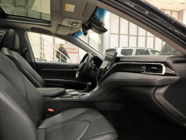 Toyota Camry VIII (XV70) Рестайлинг с пробегом 2023 года, цена 3 799 000 рублей, 30788 км, седан, Автокод Объявления