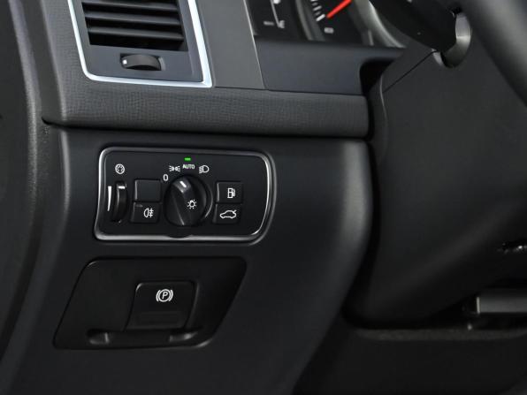 Volvo XC60 I Рестайлинг с пробегом 2017 года, цена 2 049 000 рублей, 183000 км, внедорожник, Автокод Объявления