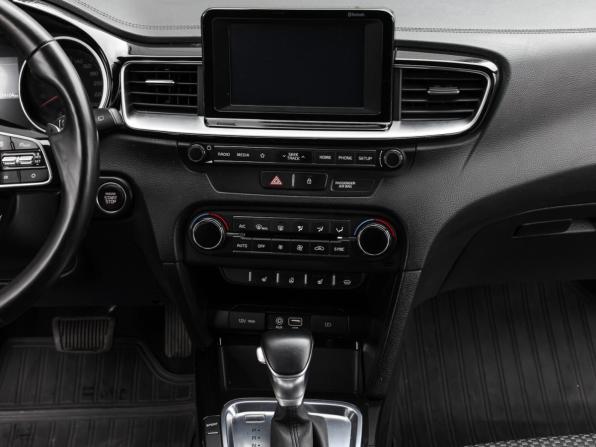 Kia Ceed III с пробегом 2019 года, цена 1 699 000 рублей, 119102 км, универсал, Автокод Объявления