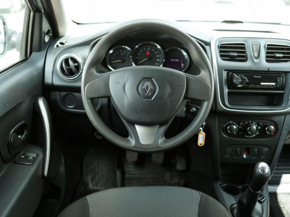 Renault Logan II с пробегом 2018 года, цена 999 000 рублей, 84200 км, седан, Автокод Объявления