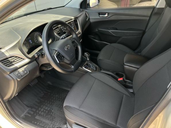 Hyundai Solaris II с пробегом 2018 года, цена 1 420 000 рублей, 111946 км, седан, Автокод Объявления