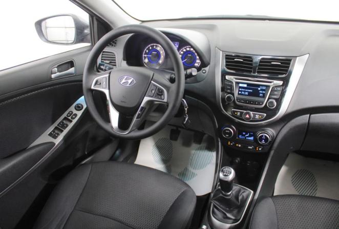 Hyundai Solaris I Рестайлинг с пробегом 2016 года, цена 950 000 рублей, 125081 км, хэтчбек, Автокод Объявления