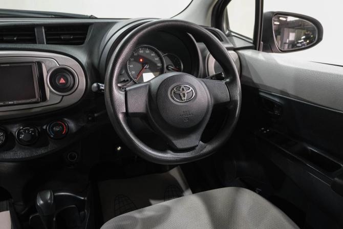 Toyota Vitz III (XP130) с пробегом 2013 года, цена 599 000 рублей, 145317 км, хэтчбек, Автокод Объявления