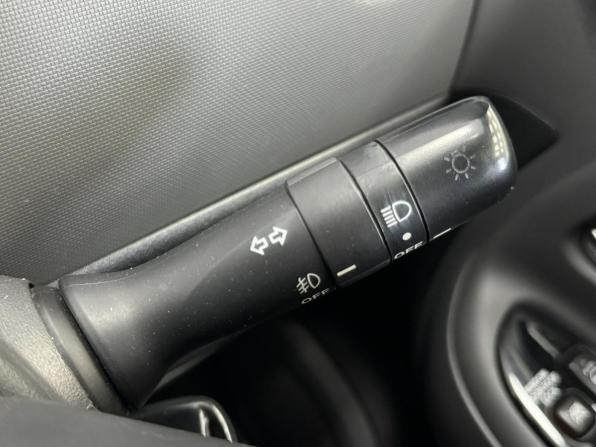 Toyota Sienta I Рестайлинг 2 с пробегом 2013 года, цена 995 000 рублей, 103427 км, минивэн, Автокод Объявления