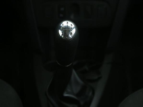 Renault Sandero II Рестайлинг с пробегом 2020 года, цена 954 000 рублей, 92600 км, хэтчбек, Автокод Объявления