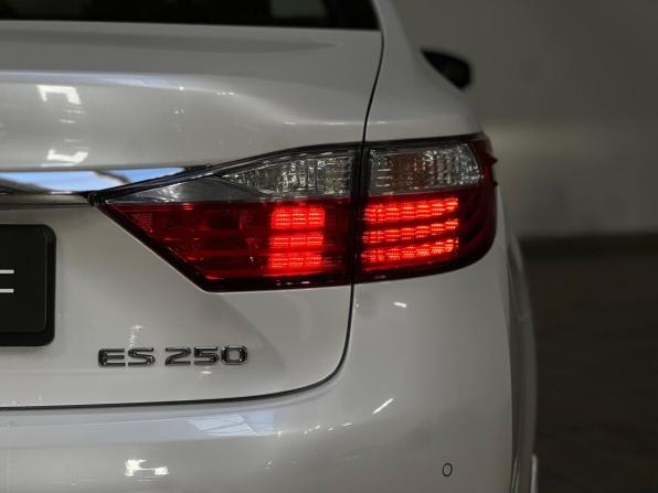 Lexus ES VI с пробегом 2014 года, цена 2 390 000 рублей, 131250 км, седан, Автокод Объявления