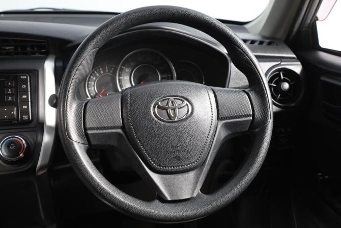 Toyota Corolla XI (E160 E170) Рестайлинг 2 с пробегом 2018 года, цена 1 559 000 рублей, 72121 км, универсал, Автокод Объявления