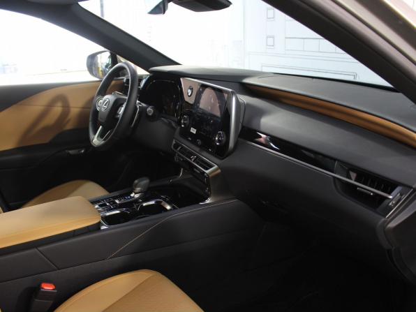 Lexus RX V с пробегом 2025 года, цена 7 870 000 рублей, 4800 км, внедорожник, Автокод Объявления