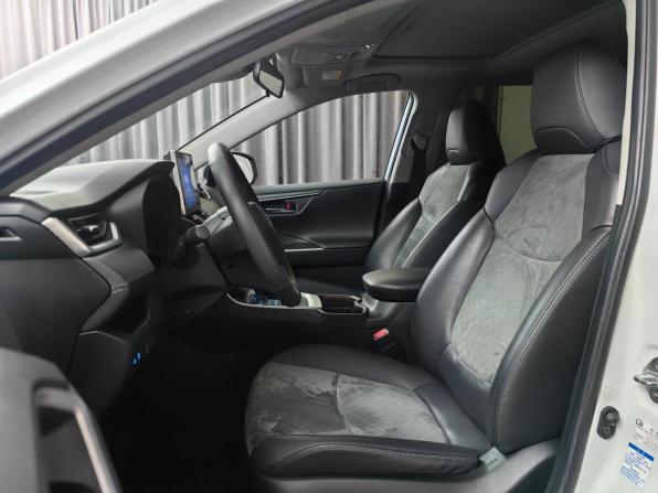 Toyota RAV4 V (XA50) с пробегом 2022 года, цена 3 652 000 рублей, 55064 км, внедорожник, Автокод Объявления