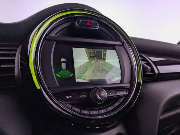 Mini Hatch III (F55/F56) Рестайлинг с пробегом 2020 года, цена 3 200 000 рублей, 69668 км, хэтчбек, Автокод Объявления
