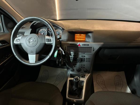 Opel Astra H Рестайлинг с пробегом 2013 года, цена 549 000 рублей, 165208 км, хэтчбек, Автокод Объявления