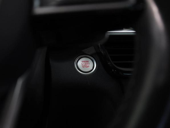 Kia Optima IV Рестайлинг с пробегом 2019 года, цена 1 999 000 рублей, 125544 км, седан, Автокод Объявления