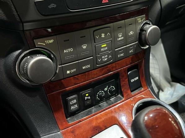 Toyota Highlander II (XU40) Рестайлинг с пробегом 2011 года, цена 1 999 000 рублей, 218847 км, внедорожник, Автокод Объявления