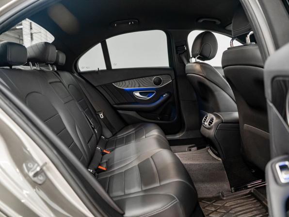 Mercedes-Benz C-Класс IV (W205) Рестайлинг с пробегом 2018 года, цена 2 700 000 рублей, 73434 км, седан, Автокод Объявления