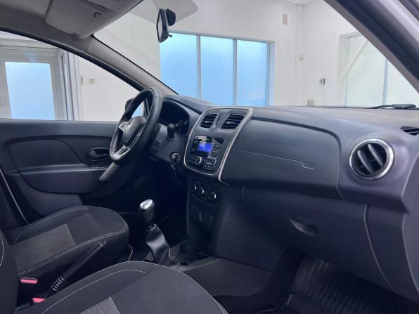 Renault Logan II Рестайлинг с пробегом 2021 года, цена 1 290 000 рублей, 47851 км, седан, Автокод Объявления