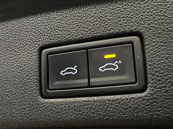 Volkswagen Touareg III с пробегом 2021 года, цена 6 414 000 рублей, 97326 км, внедорожник, Автокод Объявления
