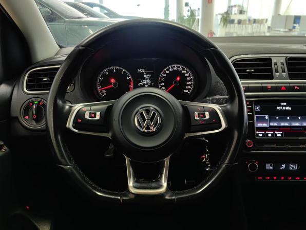 Volkswagen Polo V Рестайлинг с пробегом 2018 года, цена 759 000 рублей, 212000 км, седан, Автокод Объявления