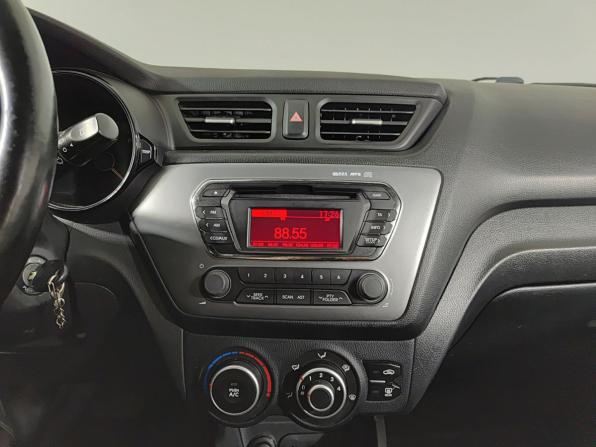 Kia Rio III с пробегом 2015 года, цена 931 200 рублей, 141218 км, хэтчбек, Автокод Объявления